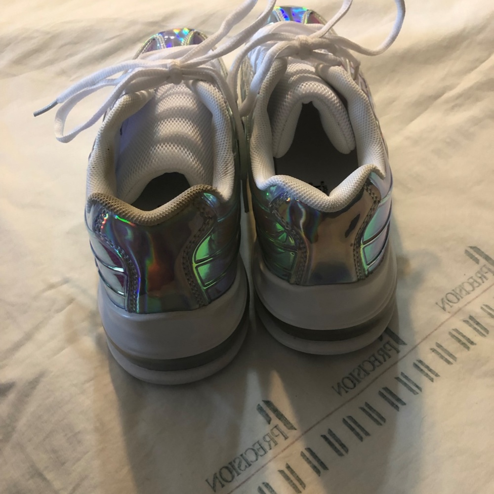 WOMEN'S ONE OF A KIND SNEAKER - Picture 4 of 4